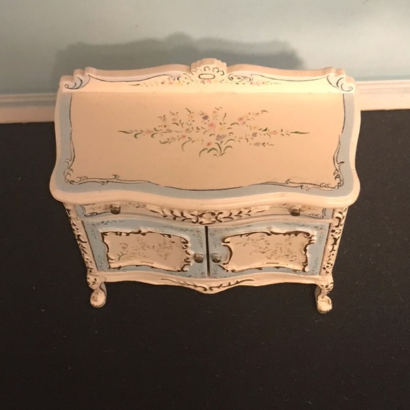 Bespaq Miniature Blue Floral Baby Commode Nursery Changing Table 1/12 scale - Picture 3 of 7